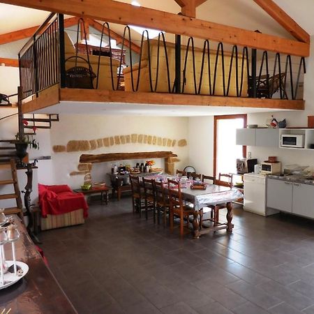 Maison d'Hôtes des 2 Chênes Bessenay Exterior foto